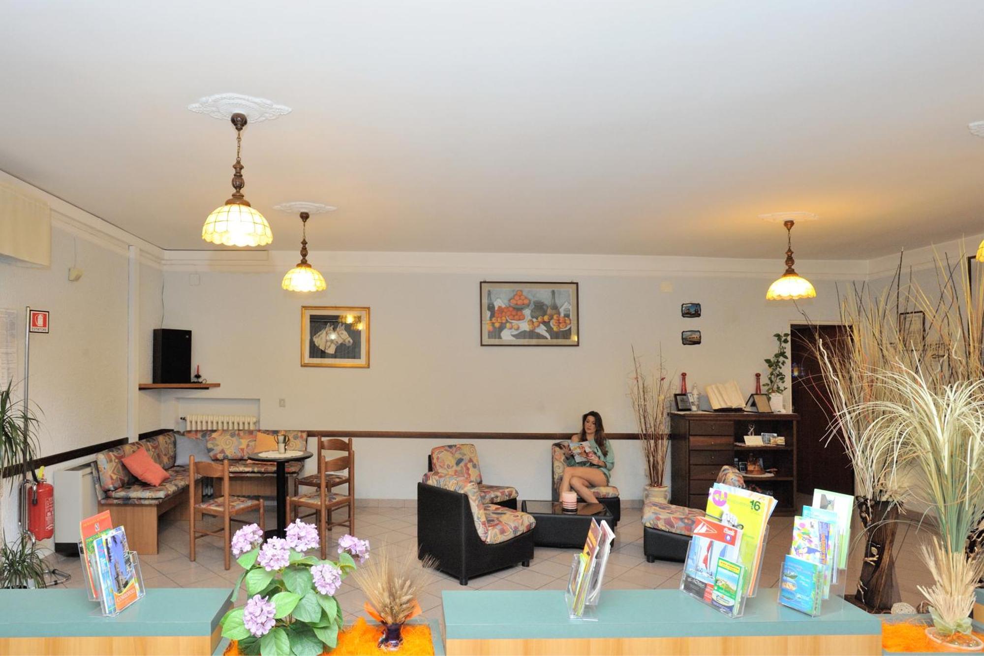 Hotel Lidia Alba Adriatica Ngoại thất bức ảnh