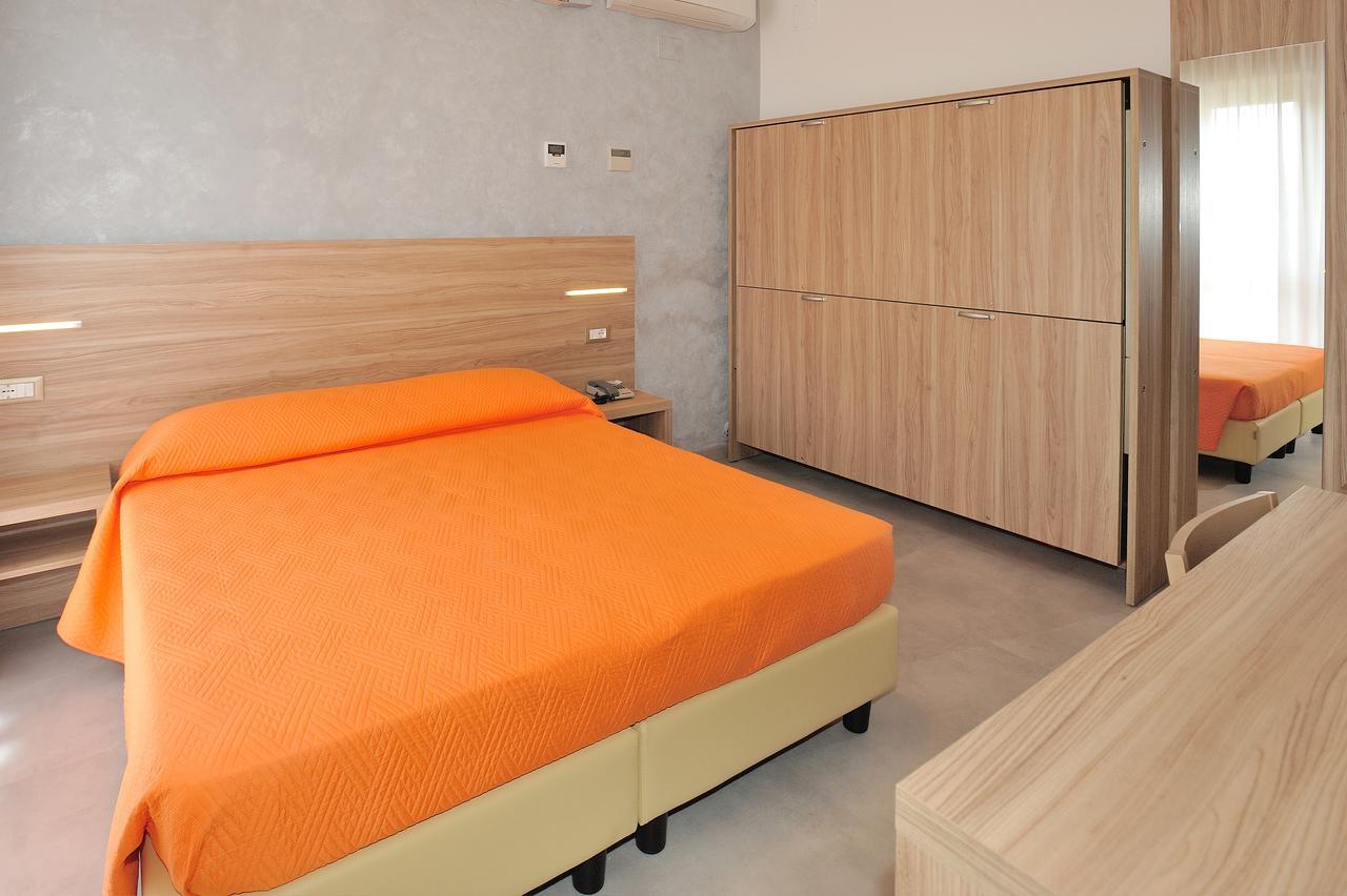 Hotel Lidia Alba Adriatica Ngoại thất bức ảnh