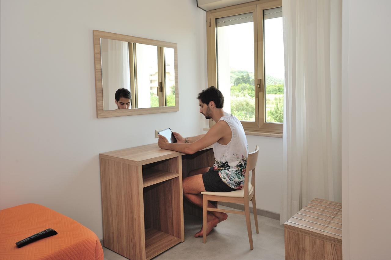 Hotel Lidia Alba Adriatica Ngoại thất bức ảnh