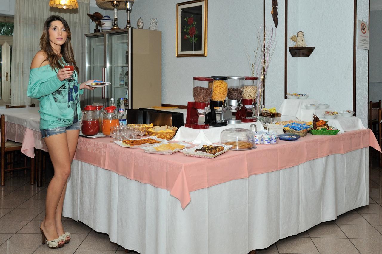 Hotel Lidia Alba Adriatica Ngoại thất bức ảnh
