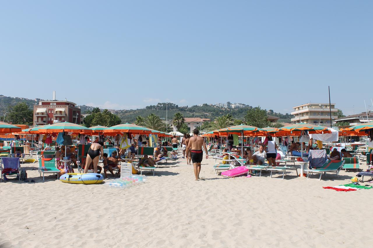 Hotel Lidia Alba Adriatica Ngoại thất bức ảnh
